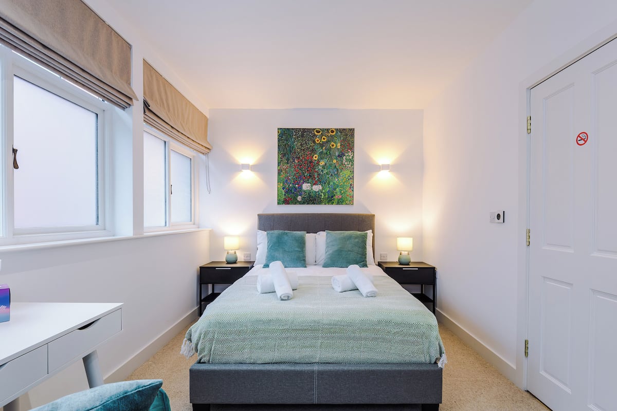Luxury Townhome, 2 Bedrooms, Balcony, City View | 2 bedrooms, premium bedding, memory foam beds, individually decorated