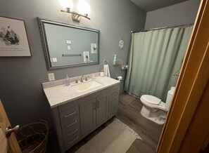 Secador de pelo y toallas