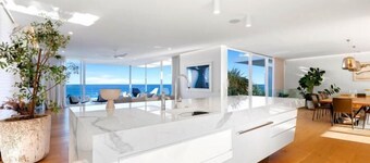 Luxico Beaches at Sunrise (Heated Pool)