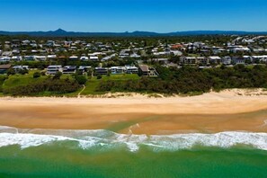 Beach - Luxico Beaches at Sunrise (Heated Pool) (Sunrise Beach)