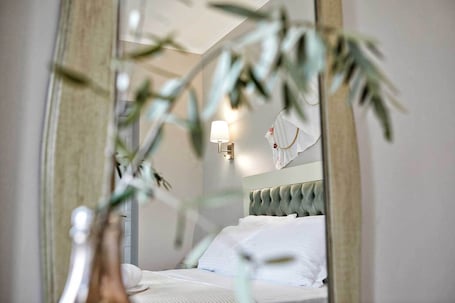 Junior Apartment, Mountain View | Egyptian cotton sheets, premium bedding, down comforters