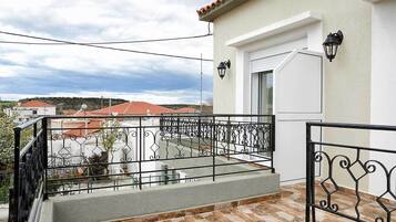 Junior Apartment, Mountain View | 1 bedroom, Egyptian cotton sheets, premium bedding, down comforters