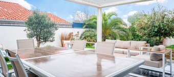 Large modern house for 6 - Garden