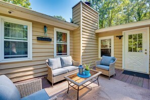 Interior - Ellenwood Family Home: Fire Pit, Deck & Pool Table (Ellenwood)