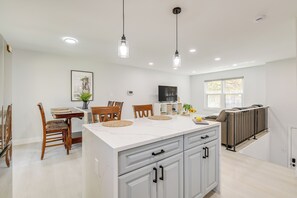 Interior - Near Top Attractions: Deck Dining at Severn Home! (Severn)