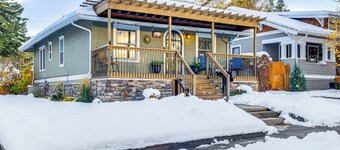 1 Mi to Dtwn Casper: Homey Getaway w/ Yard!