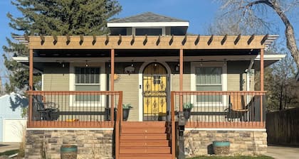 1 Mi to Dtwn Casper: Homey Getaway w/ Yard!