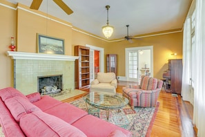 Interior - 1 Mi to Dtwn Meridian: Historic Home w/ Porch! (Meridian)