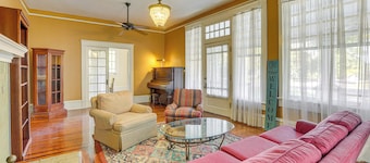 1 Mi to Dtwn Meridian: Historic Home w/ Porch!
