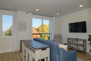Apartment (1 Bedroom) | Interior - 1 Mi to Ski Area: Penthouse Condo in Traverse City (Traverse City)