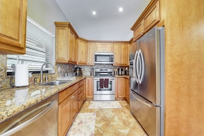 House (3 Bedrooms) | Interior