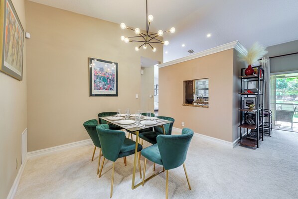 House (3 Bedrooms) | Interior