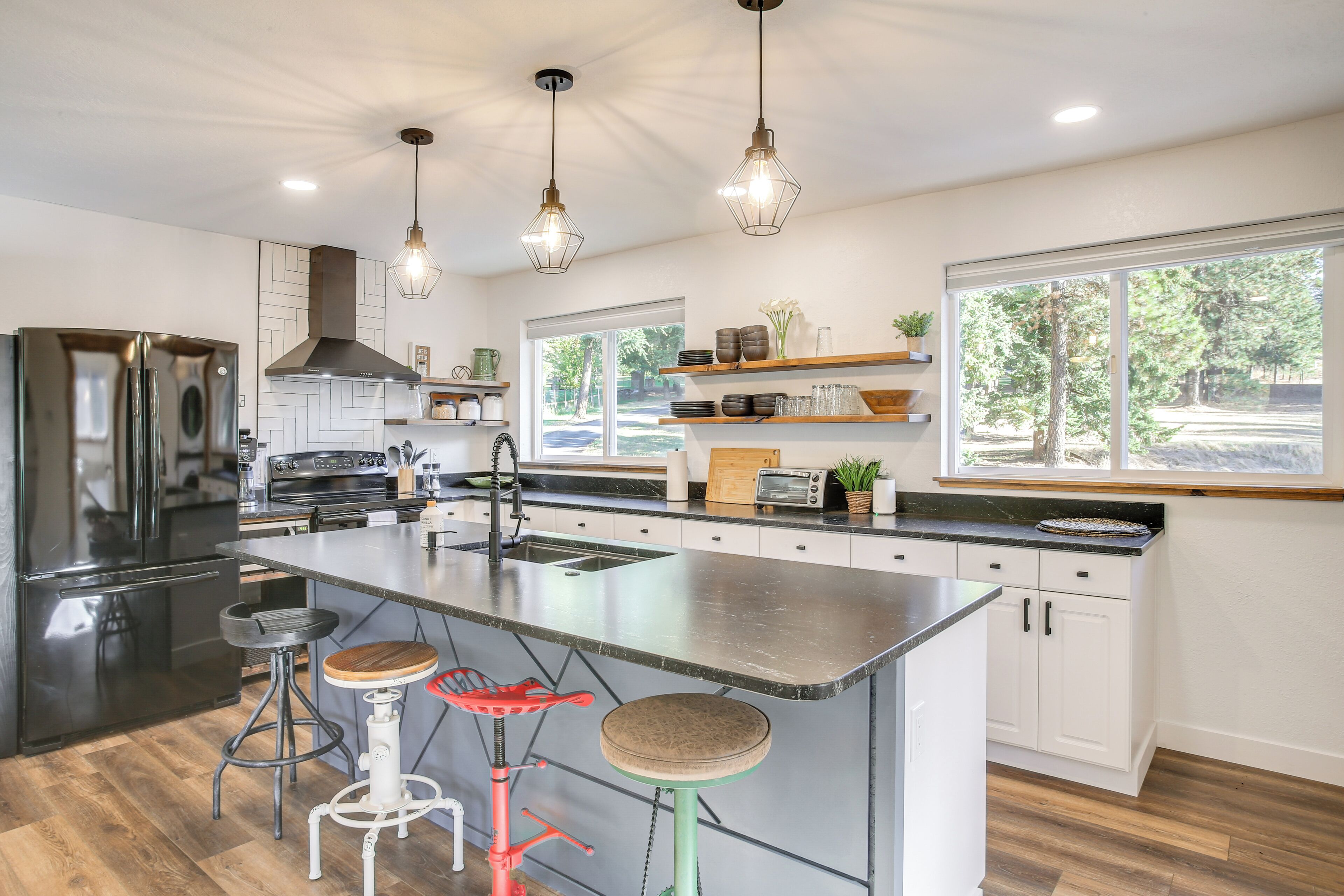 المنشأة من الداخل