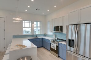 House (3 Bedrooms) | Interior