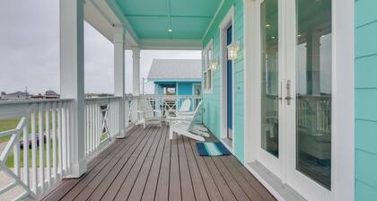 Walk to Ocean: Home w/ Deck in Surfside Beach!