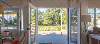 Modern Farmhouse on 1 Acre | Steps to Park | w/ Spa