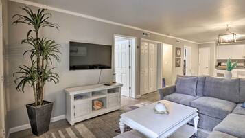 Apartment (2 Bedrooms) | Front of property