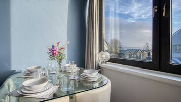 32-inch TV with cable channels