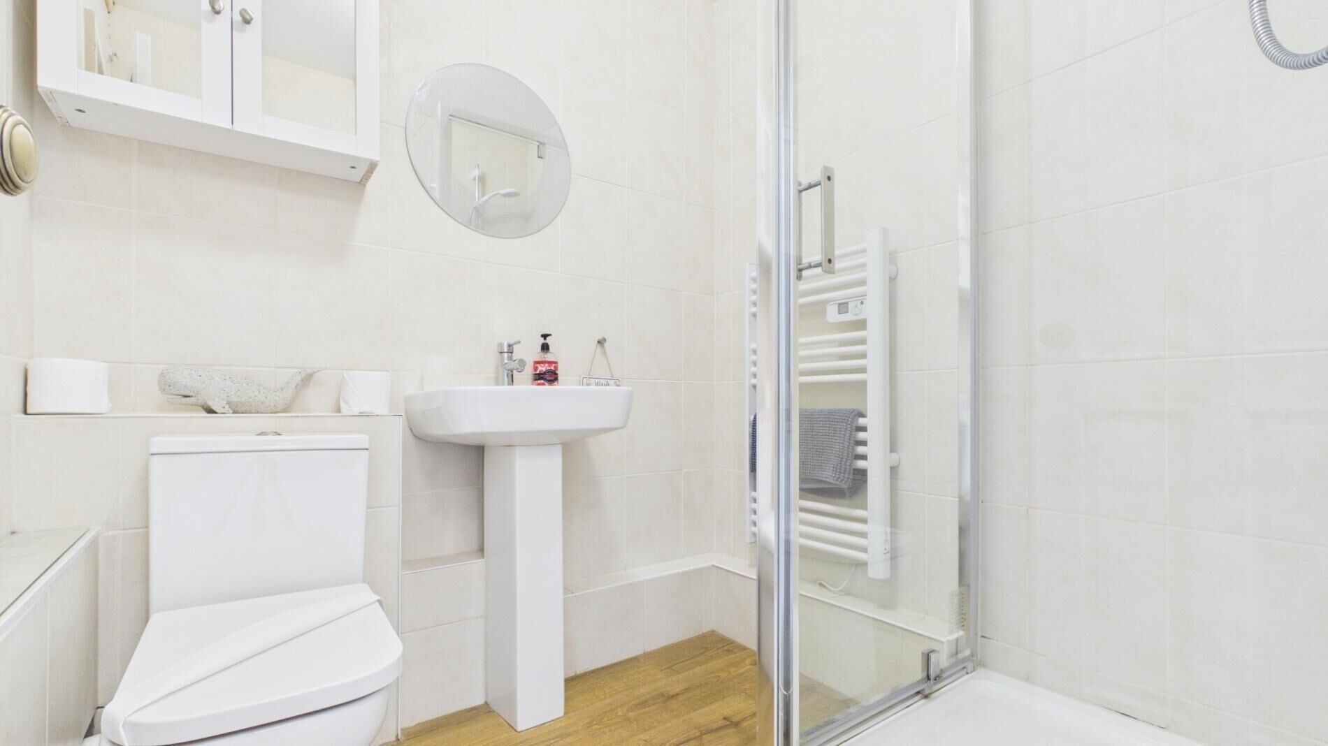 Apartment (1 Bedroom) | Bathroom