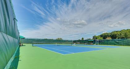 Resort-style Amenities: Home 10 Mi to Galena!