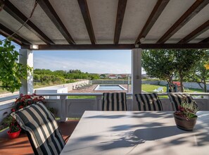 Casa (Three-Bedroom House) | Fachada