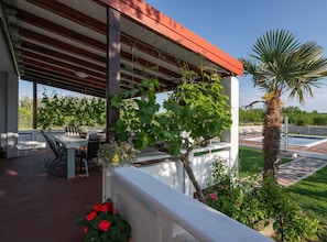Maison (Three-Bedroom House) | Extérieur