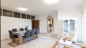 House (Three-Bedroom House) | Dining room