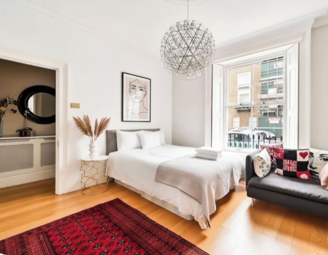 5 bedrooms, iron/ironing board, free WiFi, bed sheets