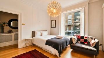 5 soverom, strykejern/-brett, wi-fi (inkludert) og sengetøy