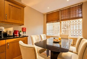 Dining - stunning 5 bedrooms house in Chelsea (London)