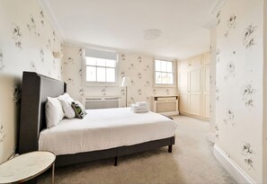 5 makuuhuonetta, silitysrauta/-lauta, ilmainen Wi-Fi, vuodevaatteet