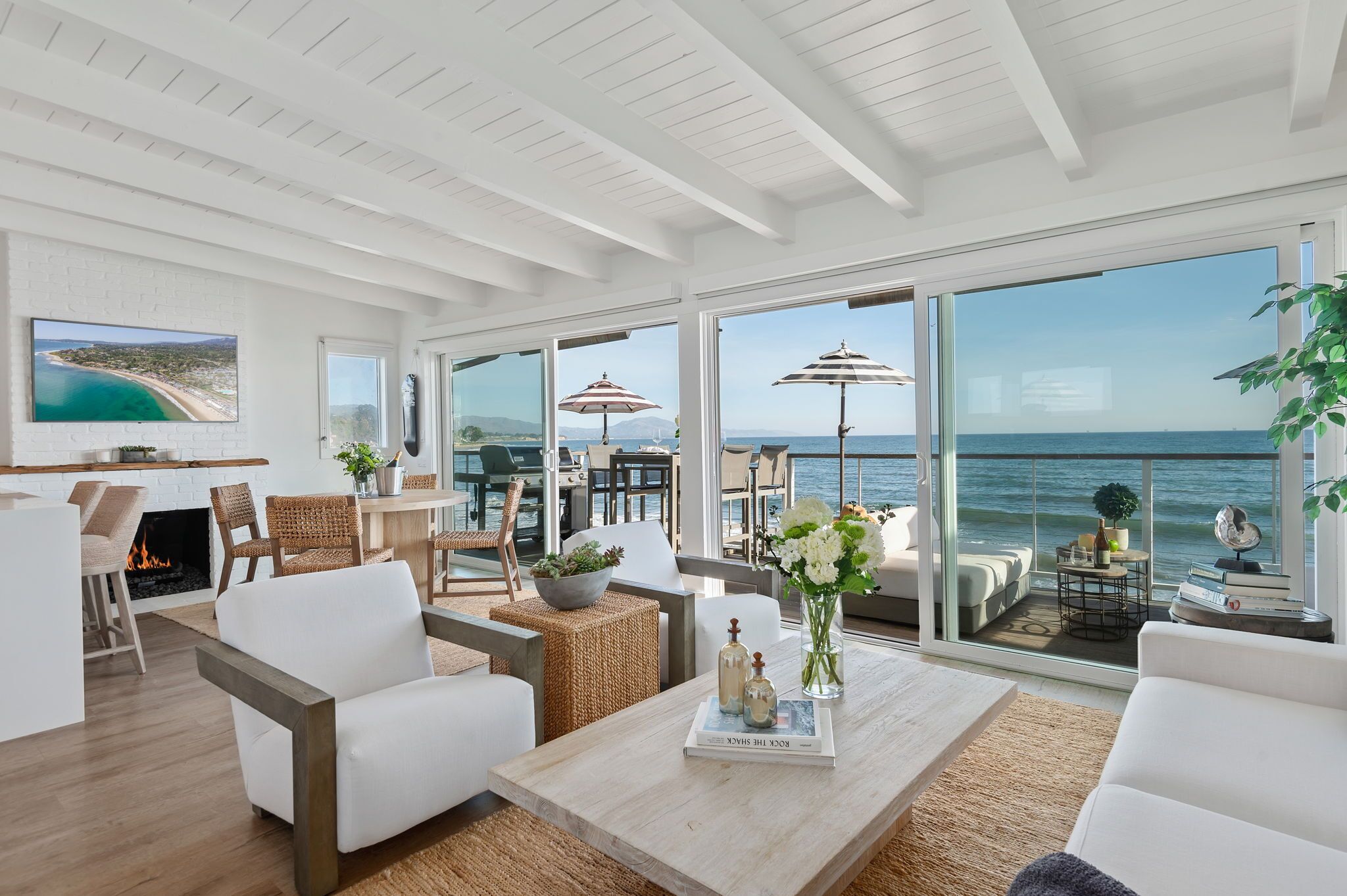 Smart-tv en een open haard