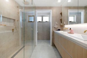 Room - Luxico West Beach (Burleigh Heads)