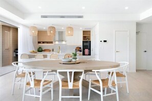 Unclassified image, 3 of 6, button - Luxico West Beach (Burleigh Heads)