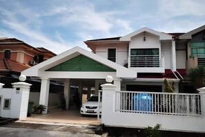 Exterior - Natol Homestay - Sydney Batu Kawa Mjc New Townships (Kuching)