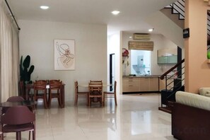 Unclassified image, 4 of 16, button - Natol Homestay - Sydney Batu Kawa Mjc New Townships (Kuching)