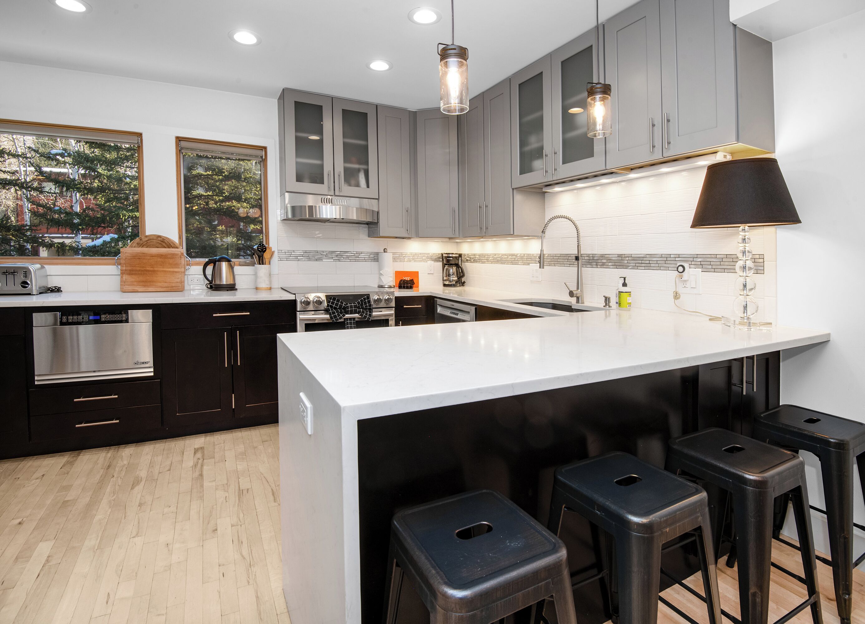 Refrigerador, microondas, horno, placa de cocina