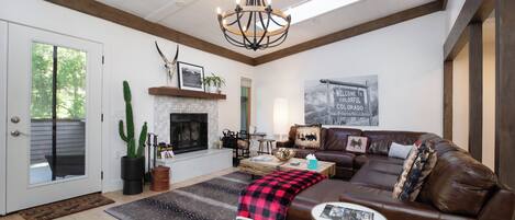 Smart TV, fireplace, books