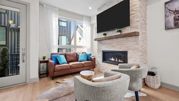 Smart TV, chimenea
