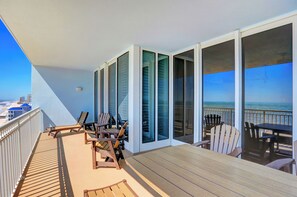 Property grounds - The Colonnades 1801 by Liquid Life (Gulf Shores)