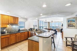 Fridge, microwave, oven, stovetop - Gulf Front Condo | Outdoor Pool | Liquid Life (Gulf Shores)