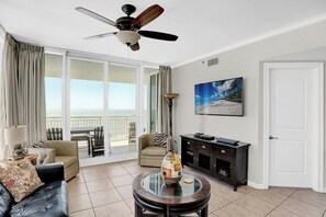 TV - Gulf Front Condo | Outdoor Pool | Liquid Life (Gulf Shores)