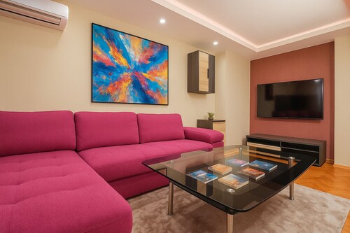 Ivy Central Apartment