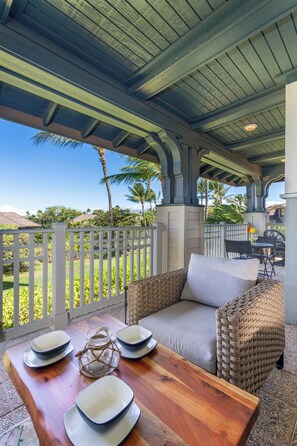 Outdoor dining - Beautiful and Spacious Townhouse at Mauna Lani - Close to Beach (Kamuela)