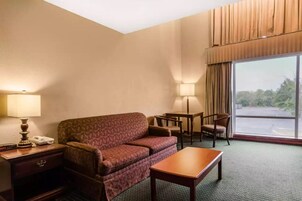 Desk, laptop workspace, iron/ironing board, free WiFi