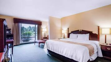 Desk, laptop workspace, iron/ironing board, free WiFi