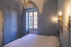 1 slaapkamer, een strijkplank/strijkijzer, gratis wifi, beddengoed