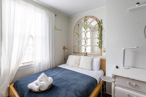 3 bedrooms, iron/ironing board, travel crib, WiFi