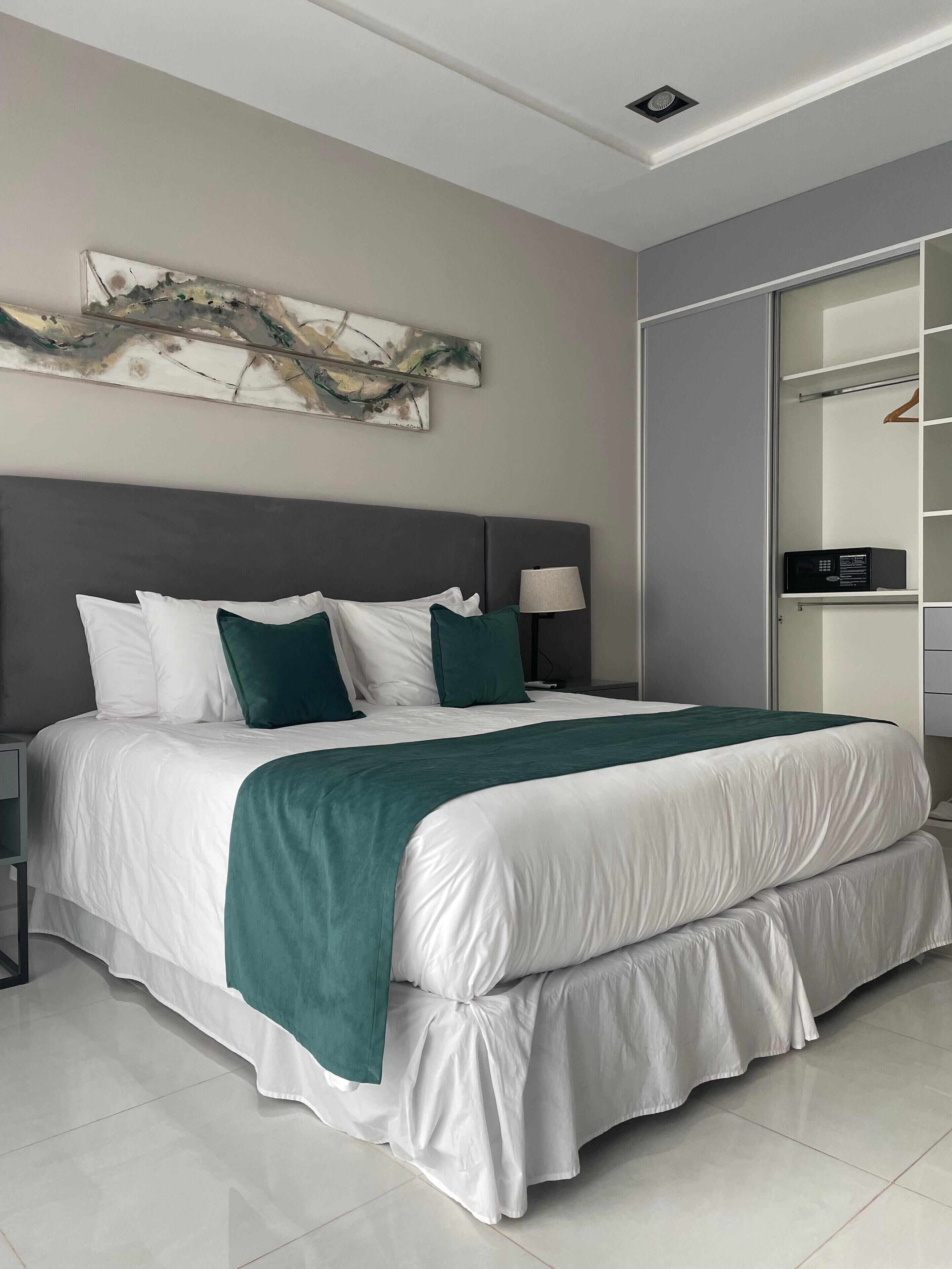 Superior dubbelrum | Värdeförvaringsskåp på rummet, skrivbord och gratis wi-fi