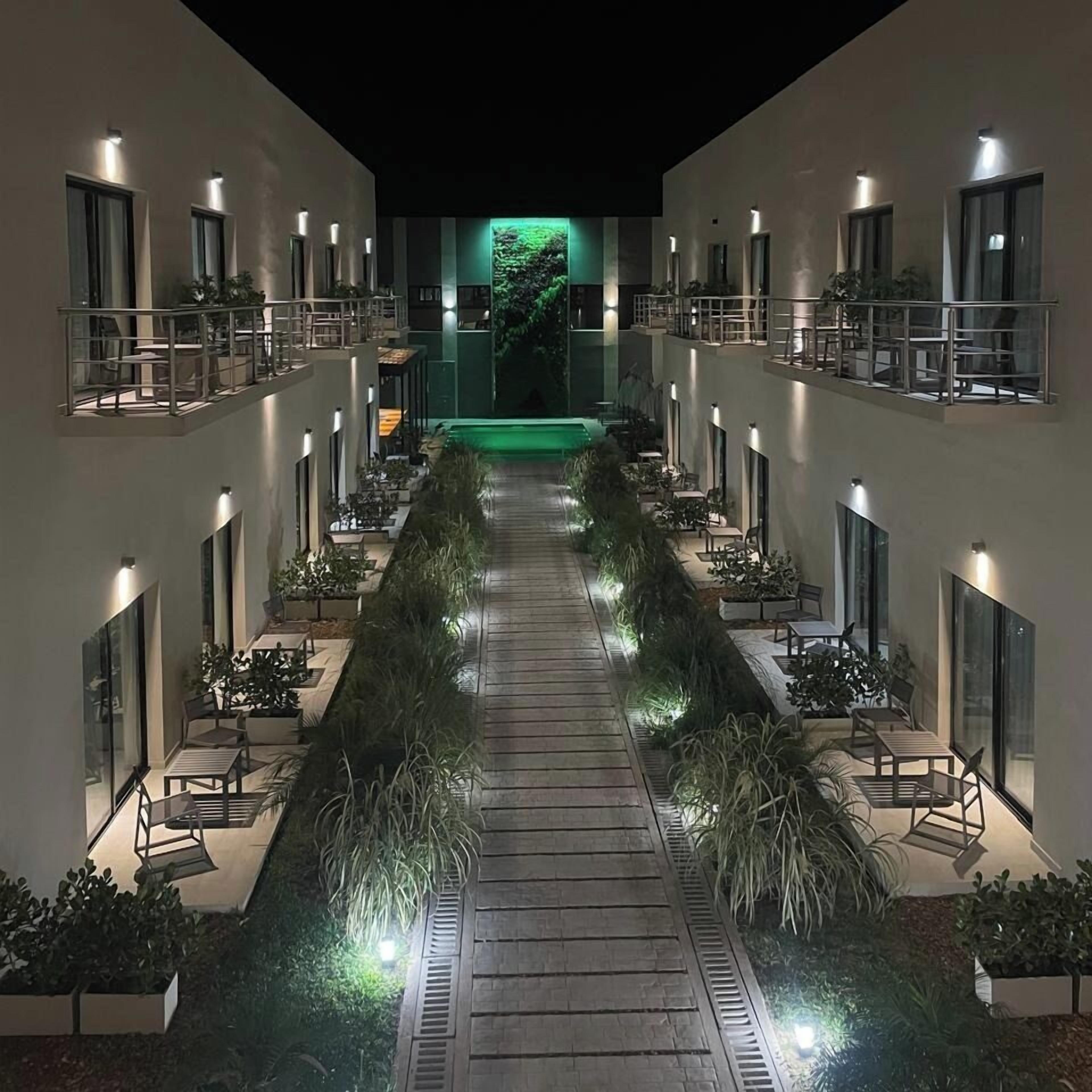 المنشأة من الخارج